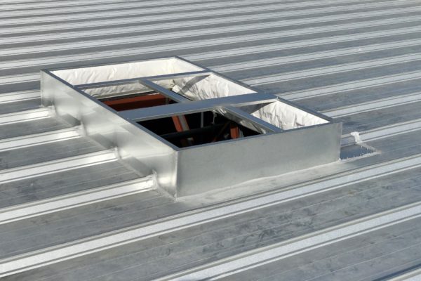 Installed hybrid roof curb