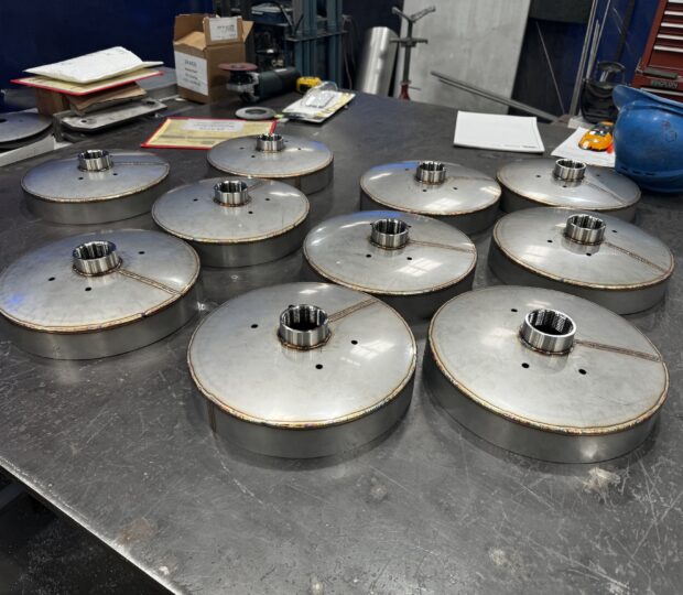 stainless steel custom tank lids w / threaded hose fittings